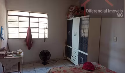 Casa para Venda em Esmeraldas, Novo Retiro, 6 dormitórios, 2 banheiros, 3 vagas