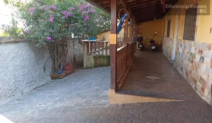 Casa para Venda em Contagem, Retiro, 4 dormitórios, 2 banheiros, 4 vagas