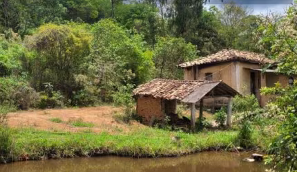 Sítio para Venda em Mateus Leme, Serra Azul, 5 dormitórios, 1 banheiro