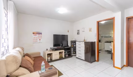 Sobrado à venda em condomínio no Bairro Alto em Curitiba com sala comercial