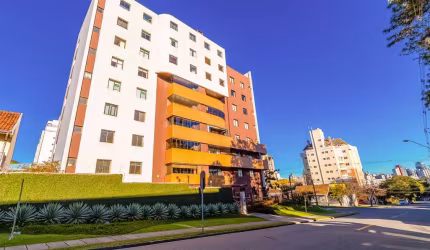 Apartamento mobiliado à venda com 2 suítes no Juvevê em Curitiba