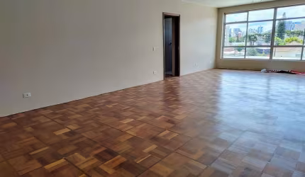 Apartamento 3 quatos, suíte, 150m2 no Juvevê