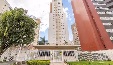 Apartamento à venda com 2 quartos no Água Verde em Curitiba