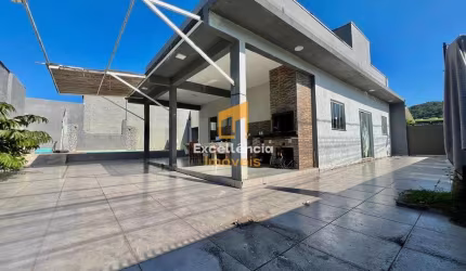 Casa 4 dormitórios em Matinhos