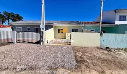 Casa  perto do mar em Coroados Guaratuba