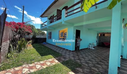 Sobrado de esquina a venda em Matinhos