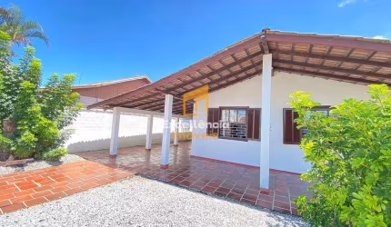 casa a venda em praia de leste