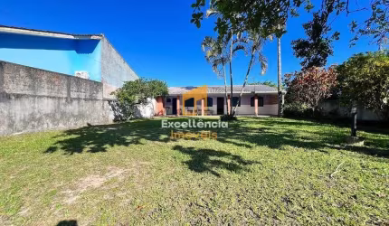 Casa amplo terreno em Santa Terezinha