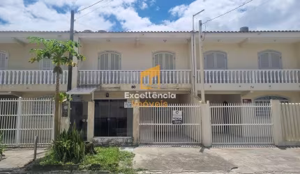 Sobrado a venda 1 quadra do mar em Matinhos