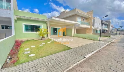 Casa 3 dormitórios com piscina perto do mar