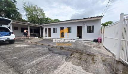 Casa com amplo espaço de terreno no Grajaú