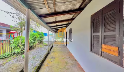 Duas casas a venda em Gaivotas
