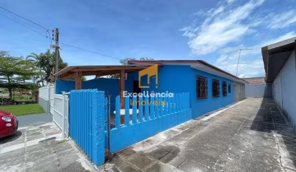 Casa a vende em Matinhos a 03 quadras do mar