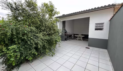 Casa próxima a praia Jardim Real