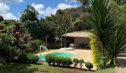 Casa com 3 quartos à venda na Alameda dos Piauenses, Jardim Encantado, Vespasiano, 250 m2 por R$ 750.000