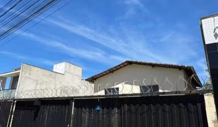 Casa com 2 quartos à venda na Rua Caraí, Parque Xangri-Lá, Contagem, 60 m2 por R$ 249.000