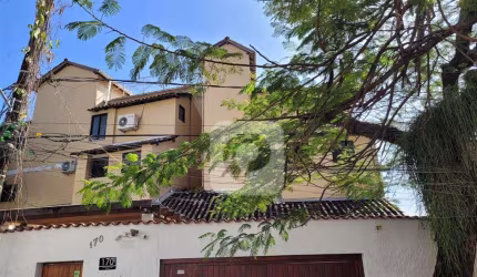 Casa 4 quartos, sendo 2 suítes