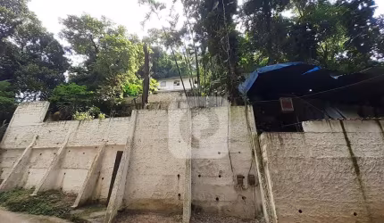 CASAS COM TERRENO EM  ÓTIMA LOCALIZAÇÃO NA TAQUARA
