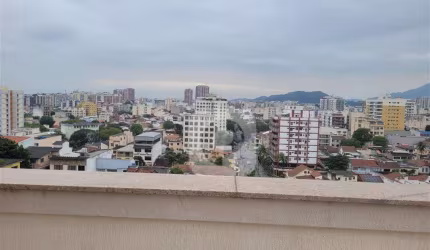 COBERTURA DUPLEX LINDA PRONTA PARA MORAR TOTALMENTE INDEVASSÁVEL NO CORAÇÃO DO MEIER