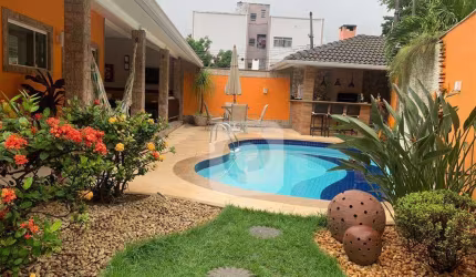 SELECIONE - Casa de Condomínio 4 quartos, sendo 1 suíte
