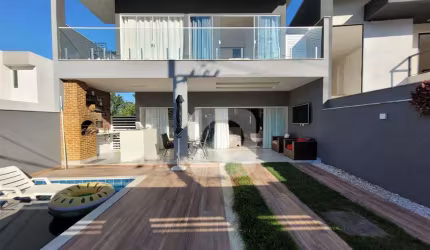 Casa de Condomínio 3 quartos, sendo 1 suíte