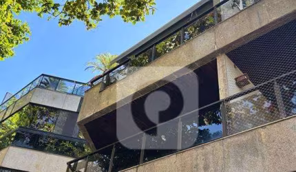 Cobertura Duplex na segunda quadra da praia no Recreio dos Bandeirantes - RJ