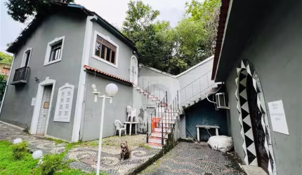 Casa de Condomínio 3 quartos, sendo 1 suíte