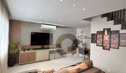 Casa Duplex em Condomínio fechado
