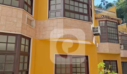Casa de Condomínio 3 quartos, sendo 1 suíte