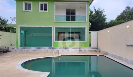 Casa TRIPLEX Vargem Pequena