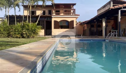 EXCELENTE CASA EM MARICÁ!