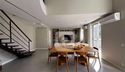 lindo apartamento duplex na peninsula