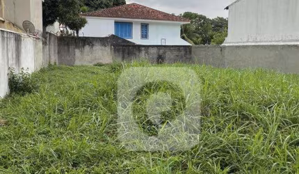 Último terreno plano 595m² no Condomínio Vilarejo. Não perca!
