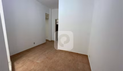 ÓTIMO INVESTIMENTO NO CATETE PERTO DO MÊTRO E COM TRANPORTE PUBLICO NA PORTA.