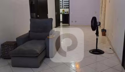 SELECIONE - Casa 3 quartos, sendo 1 suíte
