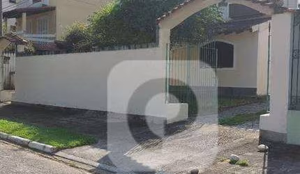 SELECIONE - Casa 4 quartos, sendo 1 suíte