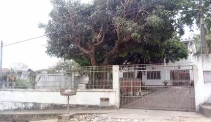 Casa com 4 dormitórios à venda, 163 m² por R$ 550.000 - Viaduto - Araruama/RJ