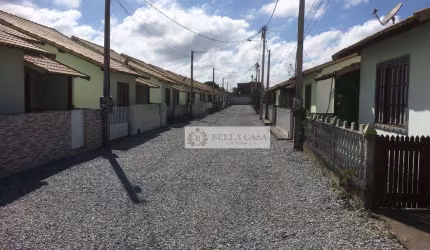 Casa com 2 dormitórios à venda, 78 m² por R$ 170.000,00 - Praia do Barbudo - Araruama/RJ