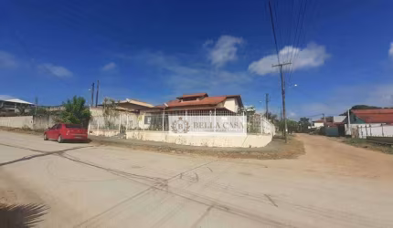 Casa com 5 dormitórios à venda, 278 m² por R$ 650.000,00 - Coqueiral - Araruama/RJ