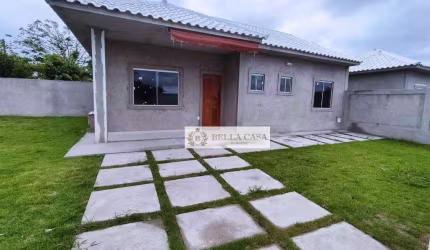 Casa com 2 dormitórios à venda, 75 m² por R$ 399.000 - Coqueiral - Araruama/RJ
