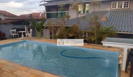 Casa com 4 dormitórios à venda, 200 m² por R$ 530.000,00 - Coqueiral - Araruama/RJ