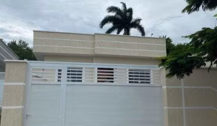 Casa com 2 dormitórios à venda, 71 m² por R$ 300.000,00 - Coqueiral - Araruama/RJ
