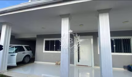 Casa com 3 dormitórios à venda, 220 m² por R$ 800.000,00 - Vila Capri - Araruama/RJ
