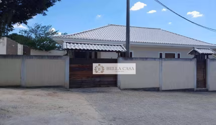 Casa com 3 dormitórios, 250 m² - venda por R$ 690.000,00 ou aluguel por R$ 3.471,15/mês - Praca da Bandeira - Araruama/RJ