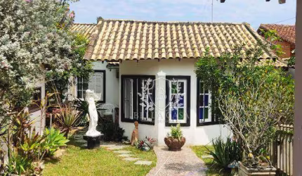 Casa com 3 dormitórios à venda, 270 m² por R$ 450.000,00 - Areal - Araruama/RJ