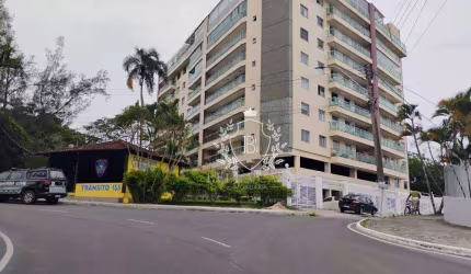 Apartamento com 3 dormitórios à venda, 113 m² por R$ 660.000,00 - Parque Hotel - Araruama/RJ