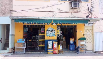 Passagem de ponto, loja de 100 m² por R$ 100.000 - Centro - Araruama/RJ