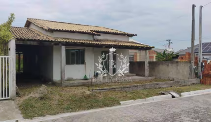 Casa com 3 dormitórios à venda, 150 m² por R$ 228.000,00 - Fazendinha - Araruama/RJ