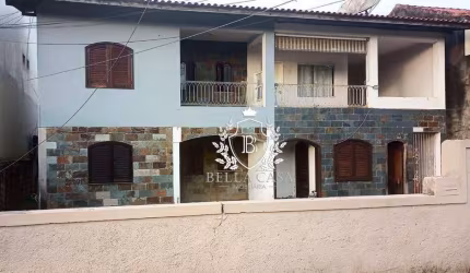 Casa com 2 dormitórios para alugar, 70 m² por R$ 1.800,00/mês - Praça da Bandeira - Araruama/RJ