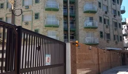 Apartamento com 3 dormitórios para alugar, 93 m² por R$ 4.297/mês - Centro - Cabo Frio/RJ